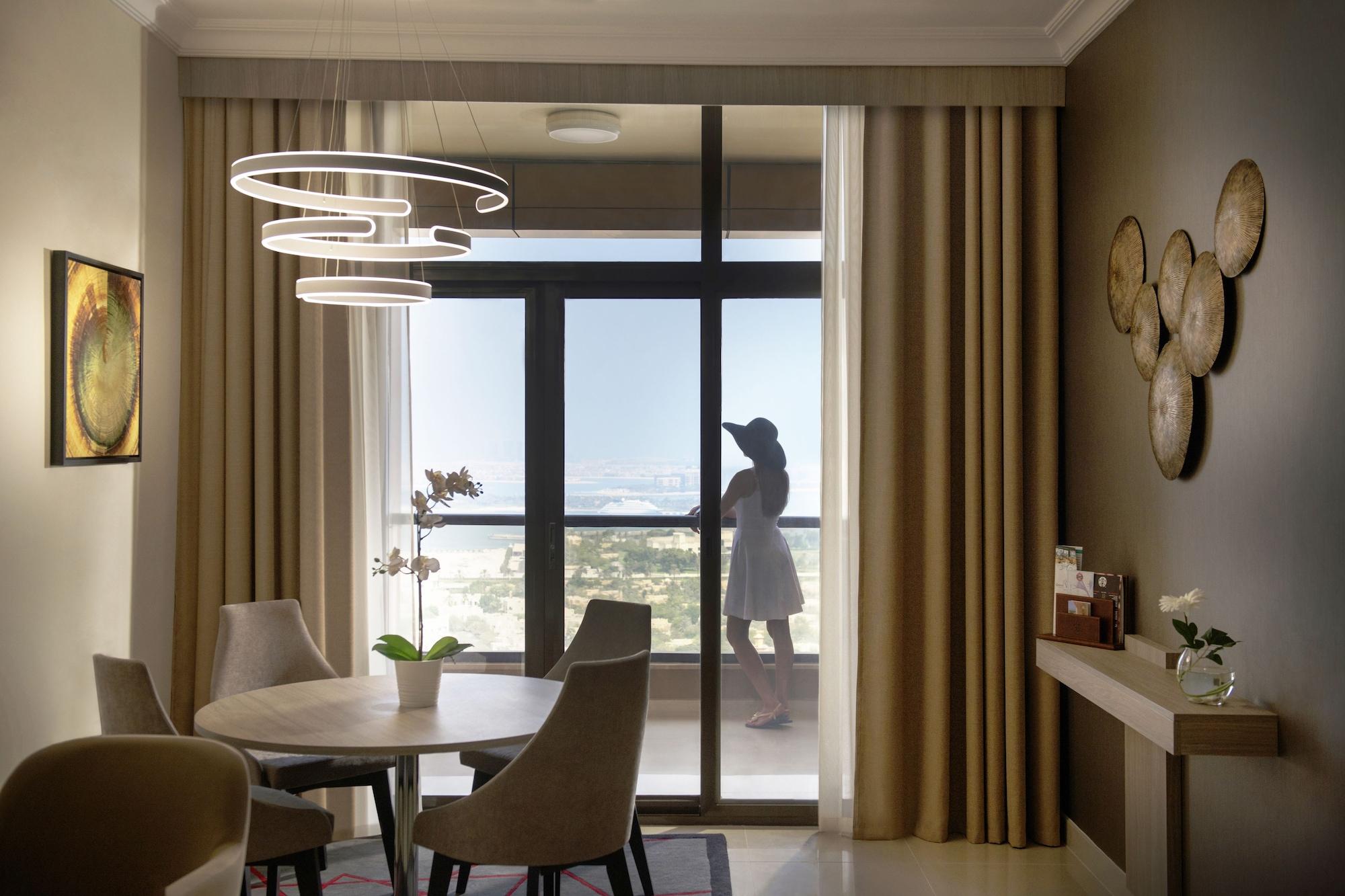 דובאי Two Seasons Hotel & Apartments מראה חיצוני תמונה
